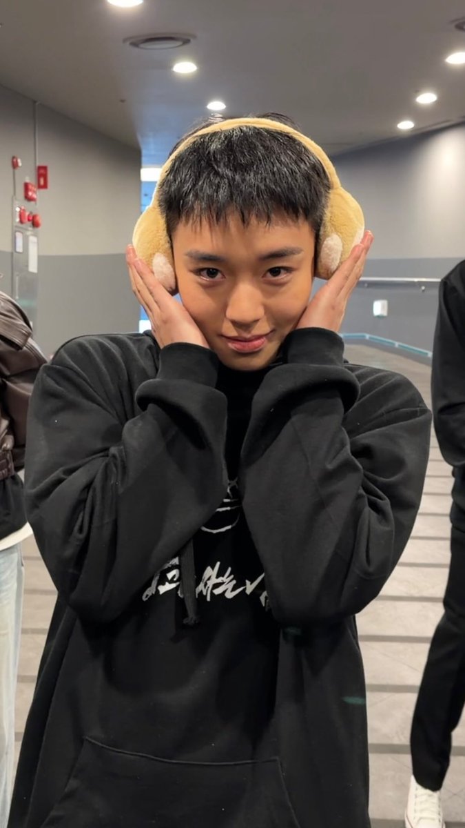 gugu529's tweet photo. 하하㈛㉻㈛하㉻㉻㈛ 무인의 신 https://t.co/8bYtkunJn5