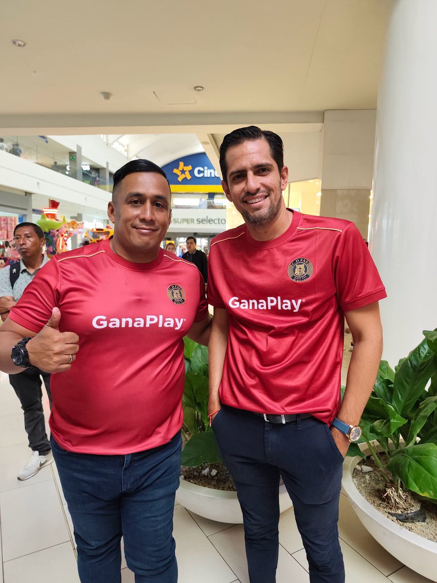 xfasito's tweet photo. Y las gaytas mandaron hacer sus camisas a la maquila de los deschavetados 🤣🤣🤣 https://t.co/np4ngpnuBZ
