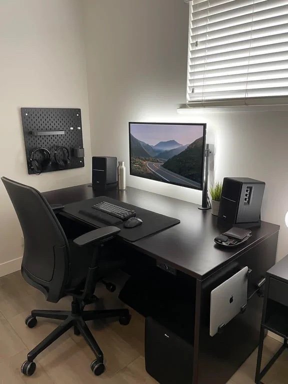 Officially_Dev_'s tweet photo. Your room should reflect the man you’re becoming. https://t.co/0F75nPQvk0