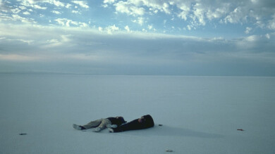 RuizVidal7's tweet photo. 'Gerry', Gus Van Sant, 2002 
Poème beckettien, magnifique film sombre sur l'amitié dans une nature terriblement hostile, bouleversant 🖤 https://t.co/4TDPo362ZV
