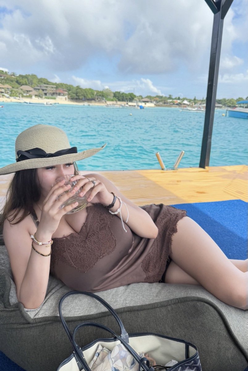 bavtrasss's tweet photo. Penerbit ani" paling banyak emg dari bali ya btw? https://t.co/EPbSKJTiup