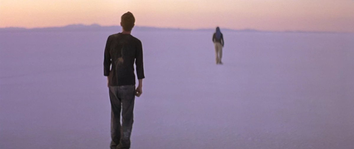 RuizVidal7's tweet photo. 'Gerry', Gus Van Sant, 2002 
Poème beckettien, magnifique film sombre sur l'amitié dans une nature terriblement hostile, bouleversant 🖤 https://t.co/4TDPo362ZV