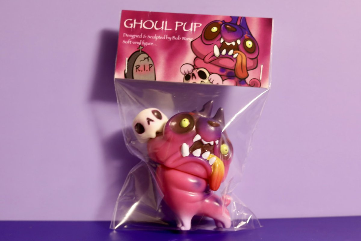 bafusamiko's tweet photo. houndwichさんの
Ghoul Pup - Pink Demon
冬のワンフェスの時の時がブルーだったので並べるとめっちゃ良い感じ✨️
鼻にドクロ載せてるのがめっちゃ可愛いんだよな🥰
今回ワンフェスに来られなくなっちゃった分の通販でしたけど、入手する機会を貰えて良かったです☺️
ありがとうございます✨️ https://t.co/YnR3X8U5oJ
