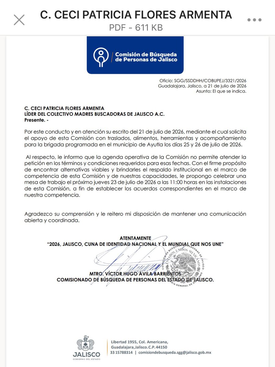 CeciPatriciaF's tweet photo. En Jalisco fue localizado un crematorio clandestino de gran magnitud con numerosos restos humanos calcinados. Una vez más, son las familias y los colectivos quienes realizamos  el trabajo que le corresponde al Estado.

Las Madres Buscadoras de Jalisco estamos desesperadas. No estamos pidiendo privilegios; estamos exigiendo el cumplimiento de una obligación legal y humana.

Ingresamos un oficio solicitando el acompañamiento de la Comisión de Búsqueda y la respuesta fue negarnos el apoyo. Resulta inconcebible que la institución creada para atender a las víctimas y apoyar las labores de búsqueda hoy nos dé la espalda cuando más la necesitamos.

¿Qué más esperan de nosotras? Ya hicimos el trabajo de localizar el sitio. Lo único que solicitamos es acompañamiento y traslado para poder llegar al lugar y continuar con la recuperación de los restos. No contamos con vehículos, no contamos con recursos económicos y, una vez más, tampoco contamos con el respaldo del gobierno.

Entonces, ¿a quién debemos acudir? ¿Quién se hará responsable de rescatar esos restos humanos? ¿O la respuesta será seguir abandonados, como durante años se ha abandonado a las familias que buscan a sus seres queridos?

Hacemos un llamado urgente a las autoridades competentes para que dejen de obstaculizar las búsquedas y asuman la responsabilidad que les corresponde. Las víctimas no pueden seguir enfrentando solas esta crisis humanitaria.

Buscar no debería ser una condena para las familias. Buscar es un derecho. Acompañar es una obligación del Estado.@PabloLemusN @Claudiashein
