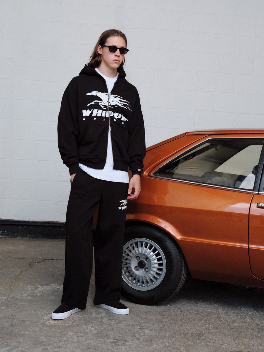 endclothing's tweet photo. On the Move explores the influence of speed culture on modern style. At its core is the latest END. collection, where race-inspired graphics, heavyweight jersey and refined shirting are joined by exclusive collaborations with Alpha Industries and Local Space.
 
The END. On the Move Collection launches alongside Local Space and Alpha Industries from Monday 27th July at all END. stores and https://t.co/YelI9TAz4d.

🔗 https://t.co/Vw0uo9YJrZ