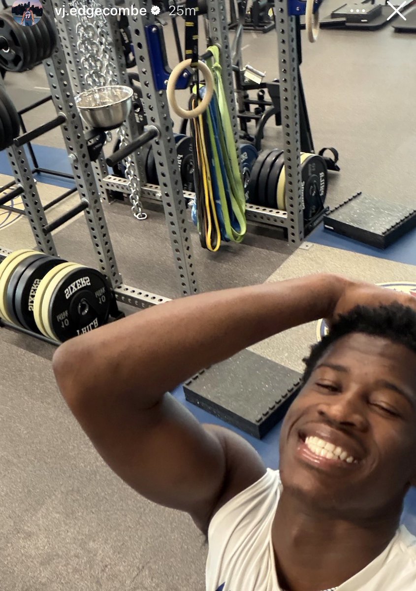 saquonisdaddy's tweet photo. VJ Edgecombe recreates the famous LeBron meme 🤣 https://t.co/impQWRh9RV