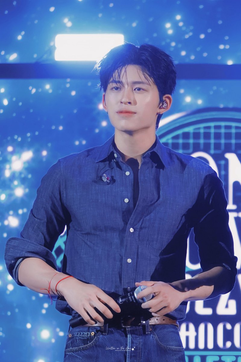 witsppw's tweet photo. 260718 Hoa Binh Theater 🐻🐼

#PondPhuwinRendezvousInVietnam
#ppnaravit #phuwintang https://t.co/tNLGodolrk