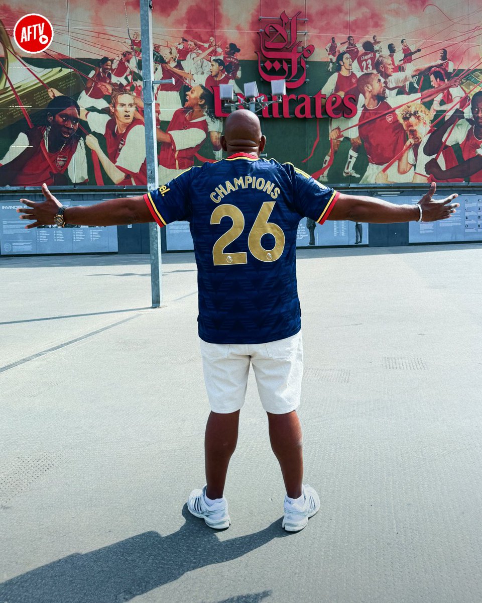AFTVMedia's tweet photo. Don Robbie in the brand new 26/27 Arsenal away jersey! 🔥💪

Do you reckon he can slot in and perform while Saliba's out injured? 🤔😂 https://t.co/Rrfzri6Gdh