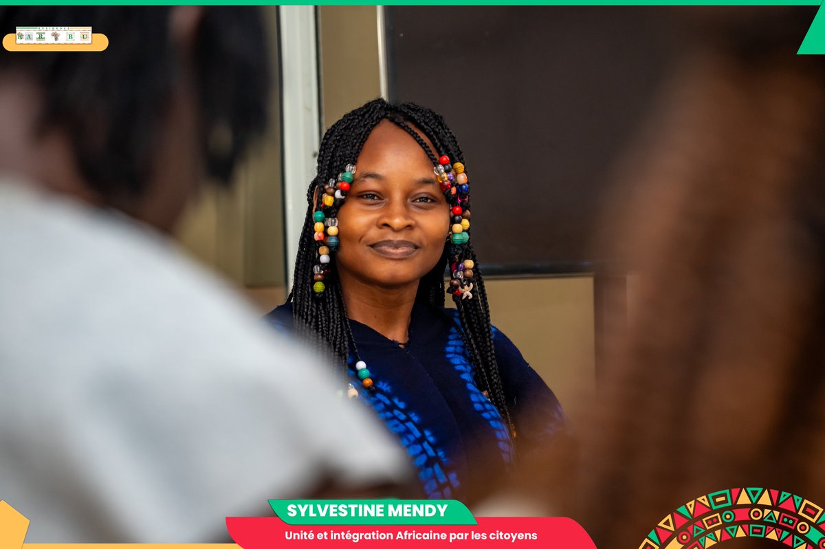 Yenamarre_NTS's tweet photo. Retour en images - Jour 4

La quatrième journée de la 4ᵉ cohorte du programme a débuté avec une session sur l’intégration africaine, animée par Sylvestine Mendy, invitant les participants à réfléchir aux enjeux de la coopération et de la solidarité entre les peuples africains. Ils ont ensuite travaillé leur prise de parole en public aux côtés de Abdou Malick Kouyate Fassaha, avant de clôturer la journée par une visite au CETUD, à la découverte des initiatives mises en œuvre pour améliorer la mobilité urbaine au Sénégal.

#MobilitéCitoyenne #Karibu #IntégrationAfricaine #PriseDeParole #Leadership #CETUD #Jeunesse #EngagementCitoyen #Afrique #Apprentissage
