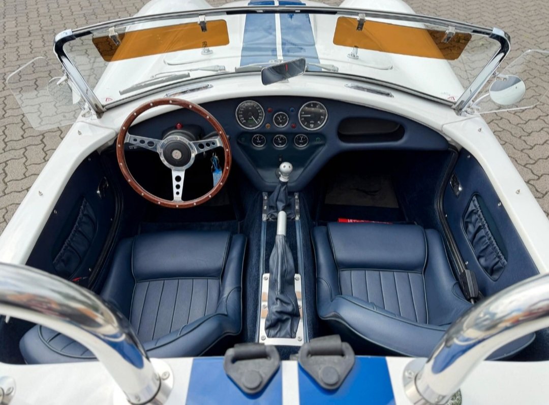 TR61_X's tweet photo. Cobra V8 https://t.co/J6JbCBAR68