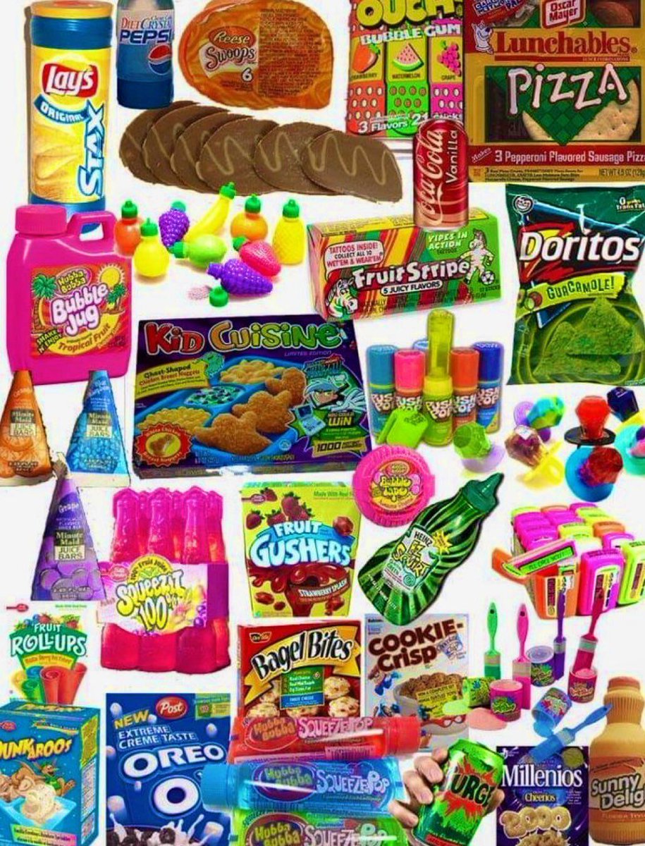 oldmedia's tweet photo. 2000s &amp; 90s snacks https://t.co/8cYzqJDuaQ