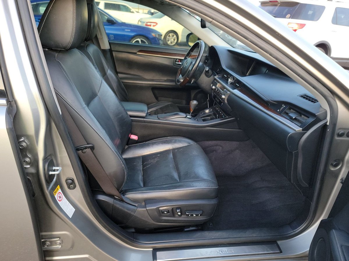Kinglamarr___'s tweet photo. Two weeks ago, @Just__Manuel1 reached out to me with a clear request: “help me source a clean 2015 Lexus ES 350 from the US”. 
He sent a deposit the same day, and the search began in earnest.

I went hunting, checking listings, connecting with contacts, and staying patient for the right unit. Today, the effort paid off. I won the bid on an exceptionally clean 2015 ES 350, a true gem that met every standard he asked for.

The deal is now sealed. The car will be on its way, and will arrive in Lagos in 6–8 weeks.
Another successful sourcing completed for a client who trusts the process.