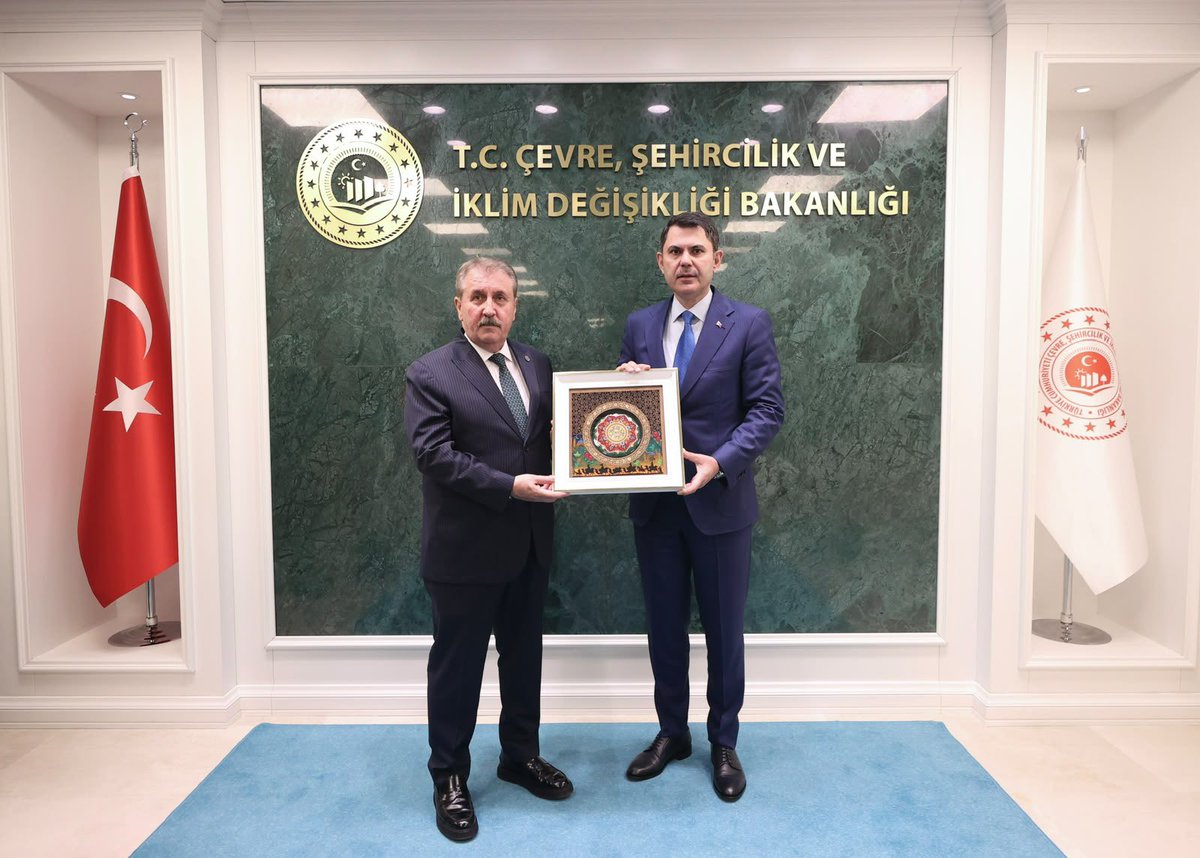 Mustafa_Destici's tweet photo. Belediye başkanlarımızla birlikte Çevre Şehircilik ve İklim Değişikliği Bakanımız Sayın Murat Kurum’u ziyaret ettik. 

İlgileri ve nazik misafirperverlikleri için kıymetli bakanımıza ve ekibine teşekkür eder, çalışmalarında üstün muvaffakiyetler dileriz. https://t.co/YNMU8u5k5u