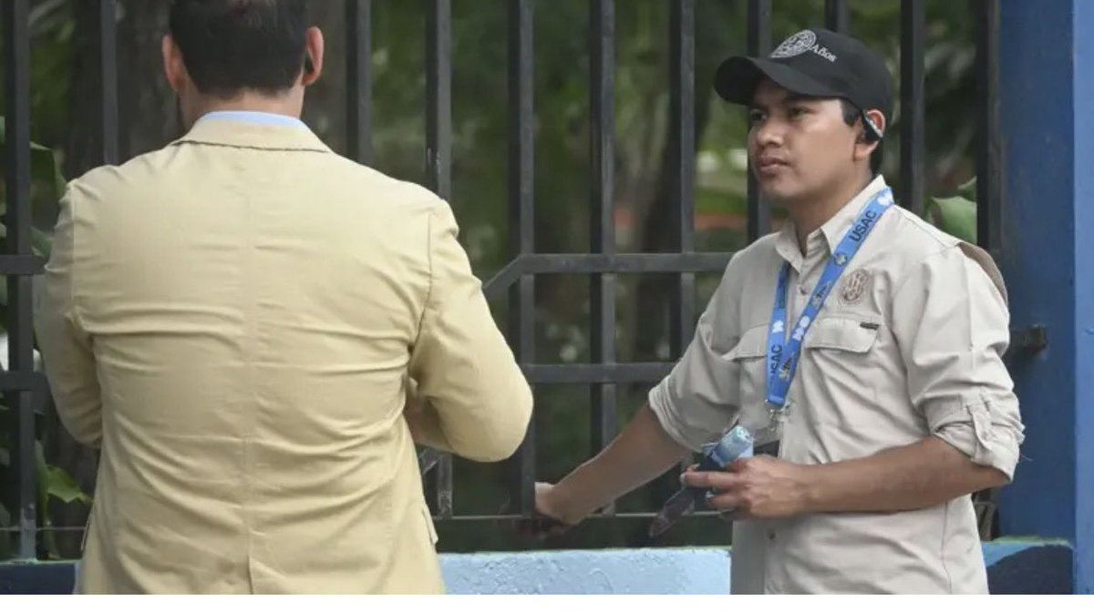Sonny_Figueroa's tweet photo. Aquí otros cuatro de los integrantes del grupo paramilitar de Walter Mazariegos en la #USAC

Se dedican a intimidar con armas de fuego a los opositores de Mazariegos

¿Usted los conoce?

Nota con @marvindelcid en @VoxPopuliGuate 

▶️ https://t.co/uUFgdvsgcO https://t.co/j4IUCBeKj9