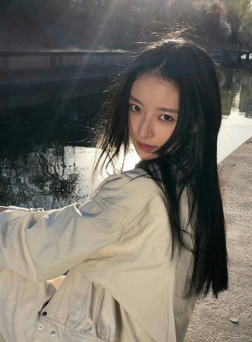 sheninselasa's tweet photo. ㅤㅤㅤㅤ

yang bayar                             yang cantik

ㅤㅤ https://t.co/og7CqRA4pX