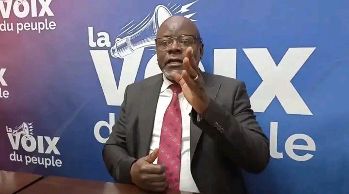 RLongidimo's tweet photo. 🚨🇨🇩RDC#OPPOSITION: Dialogue national inclusif : la C64 maintient la pression sur le président Félix Tshisekedi avant l’échéance du 15 août

La Coalition C64 affirme que l’ultimatum fixé au 15 août traduit la pression exercée par la population congolaise sur ses dirigeants. Les leaders de la plateforme relaient, à leur tour, cette exigence auprès du chef de l’État afin qu’il convoque, dans les plus brefs délais, un dialogue national inclusif destiné à trouver une issue à l’agression rwandaise.

Le secrétaire général du LGD de Matata Ponyo, Franklin Tshiamala, a déclaré que si le président de la République ne convoque pas ce dialogue avant cette échéance, « le peuple, détenteur de son pouvoir, tirera toutes les conséquences possibles ».