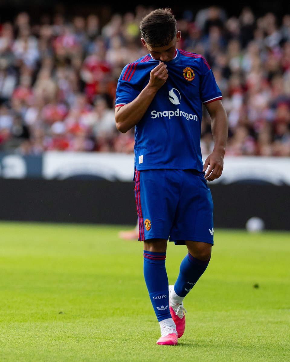 Buchi_FC's tweet photo. Shea Lacey is BACK. 💥
The 19-year-old scores Manchester United's first goal of pre-season.
Hopefully this is the start of a big season for him. 🔴✨
#BuchiTM #MUFC https://t.co/2impRlkmh6