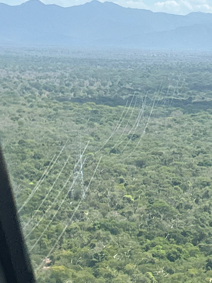 juanortega3's tweet photo. En Colombia si confiamos entre nosotros y trabajamos en equipo todo es posible. Colectora la línea q hará posible el desarrollo de generación eólica , al servicio del país. Y miren la naturaleza intacta. No hay transición sin transmisión y la transmisión no tiene impactos mayores https://t.co/RP9CRrQZ6D