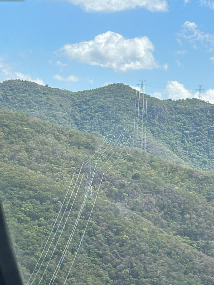 juanortega3's tweet photo. En Colombia si confiamos entre nosotros y trabajamos en equipo todo es posible. Colectora la línea q hará posible el desarrollo de generación eólica , al servicio del país. Y miren la naturaleza intacta. No hay transición sin transmisión y la transmisión no tiene impactos mayores https://t.co/RP9CRrQZ6D