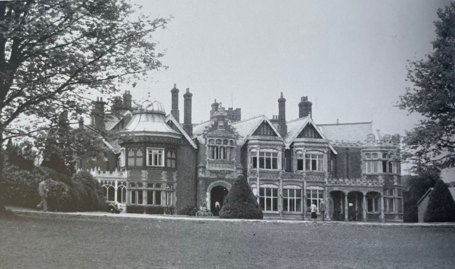 DrHelenFry's tweet photo. This is Bletchley Park mansion, photographed between late 1939 and early 1940.

Several original wartime huts can be seen, with bicycles parked near the main entrance and a small number of unidentified personnel.

By January 1945, women made up 75% of the workforce at the site. https://t.co/tZtufhs1lv