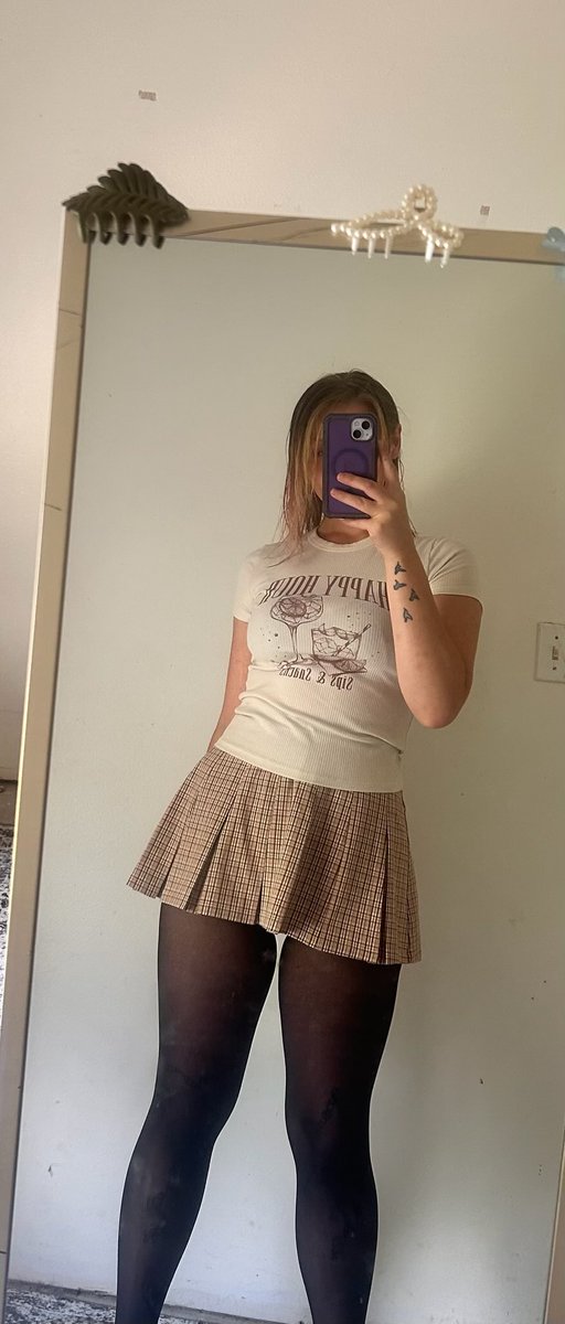 kinzlovesx's tweet photo. im cute but will dominate you

#nsfwtwt #nsfw #dom #horny https://t.co/6GANKTQZ31