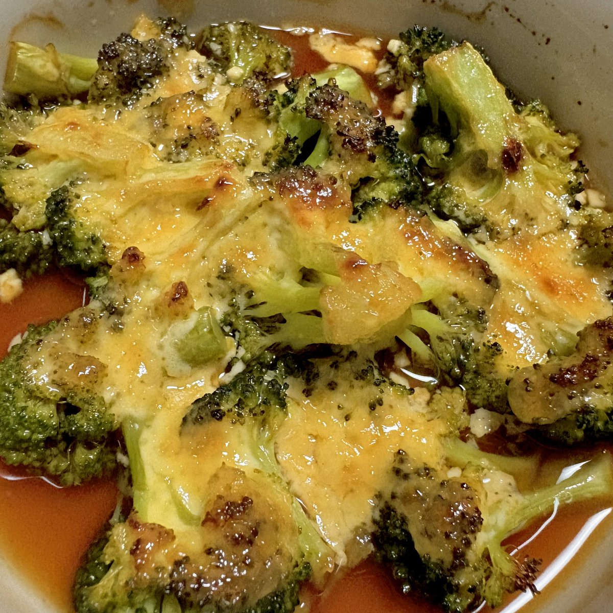 T_ida_com's tweet photo. ブロッコリーの方舟作って食べた。おやすみ https://t.co/WQNW5qAnIw
