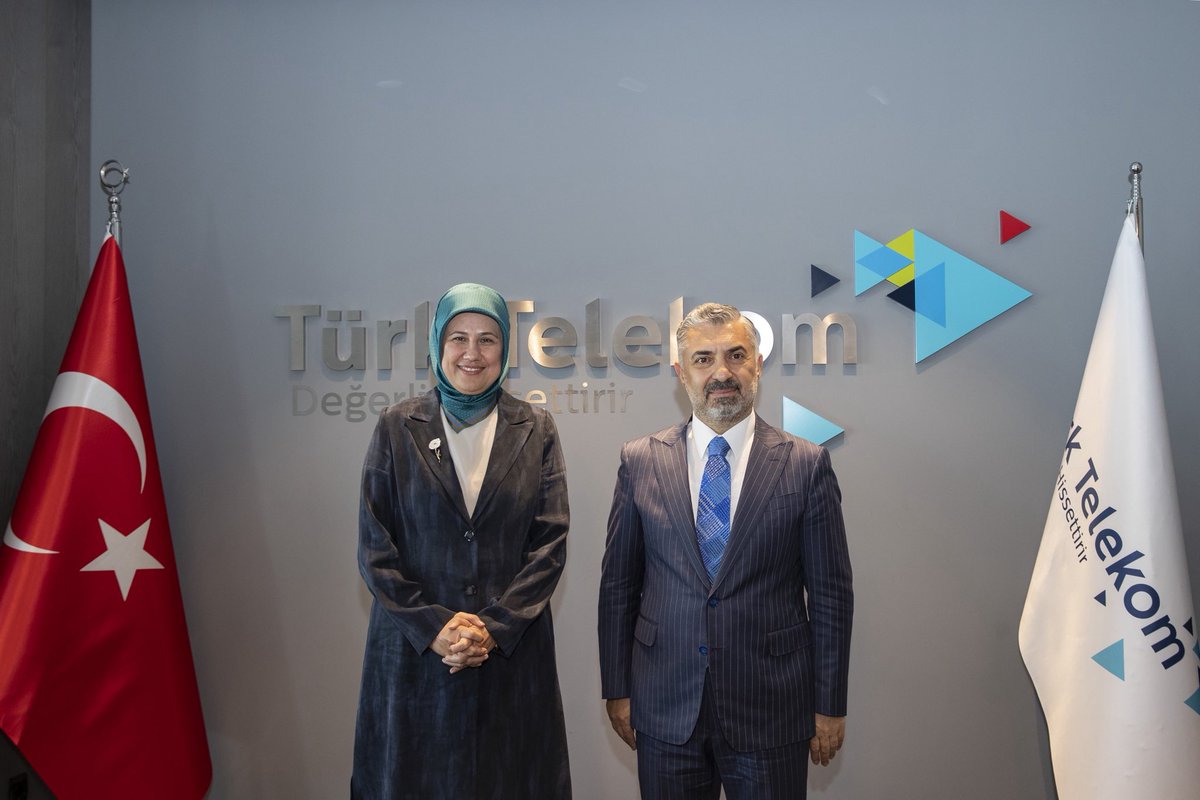 ebekirsahin's tweet photo. Toplumsal dayanışmamızın simgesi ve ülkemizin ortak gururu Türk Kızılayımızın Değerli Genel Başkanı Sayın Prof. Dr. Fatma Meriç Yılmaz’ı ağırlamaktan büyük mutluluk duyduk.

Asırlardır iyilik ve yardımlaşma kültürümüzü temsil eden Türk Kızılay, yaralarımızı sarmanın ötesinde toplumsal bağlarımızı da güçlendiriyor. İnsanı merkeze alan vizyoner yaklaşımıyla bu güçlü kuruma değer katan Sayın Yılmaz ile ortak amaç doğrultusunda yürüttüğümüz projeleri ve kazanımlarımızı değerlendirdik.

Nazik ziyaretleri için kendilerine en içten teşekkürlerimi sunuyorum.

@FatmaMericYlmaz