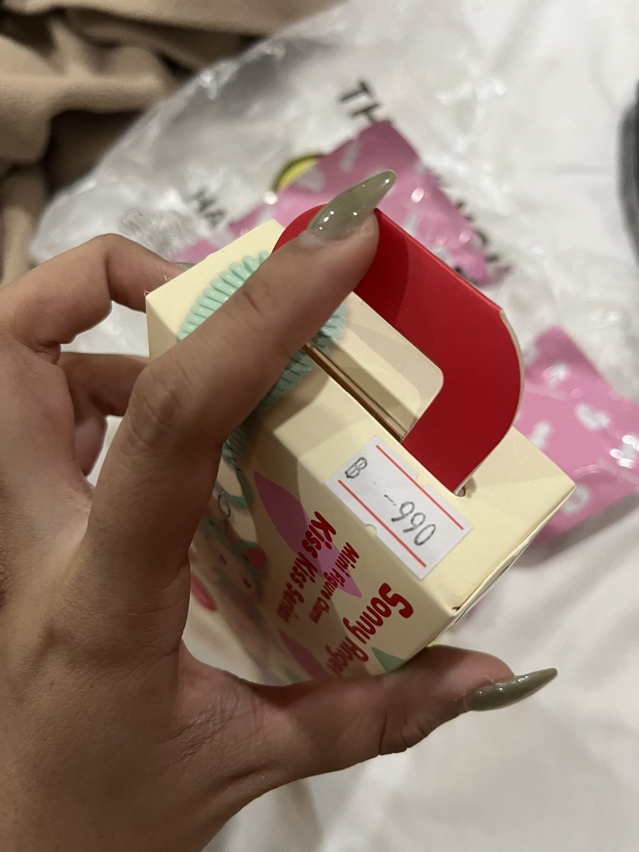 ElmoCookkiekiki's tweet photo. #ส่งต่อsonnyangel kiss kiss series 
900฿รวมส่ง ได้มาจากตึกแดงเมื่อเย็นนี้เลย ราคาที่ได้มา990฿ จุ่มแล้วไม่ชอบเลยปล่อยต่อ แค่แกะมาดูตัว ยังไม่ได้แกะซองคีย์เชนค่ะ
ดูเพิ่มเติมdm เหมือนน้องจะไม่มีผลิตแล้วนะคะ

#sonnyangelthailand #ตลาดนัดsonnyangel #sonnyangel #ตลาดนัดsanrio https://t.co/eDvY39urQe