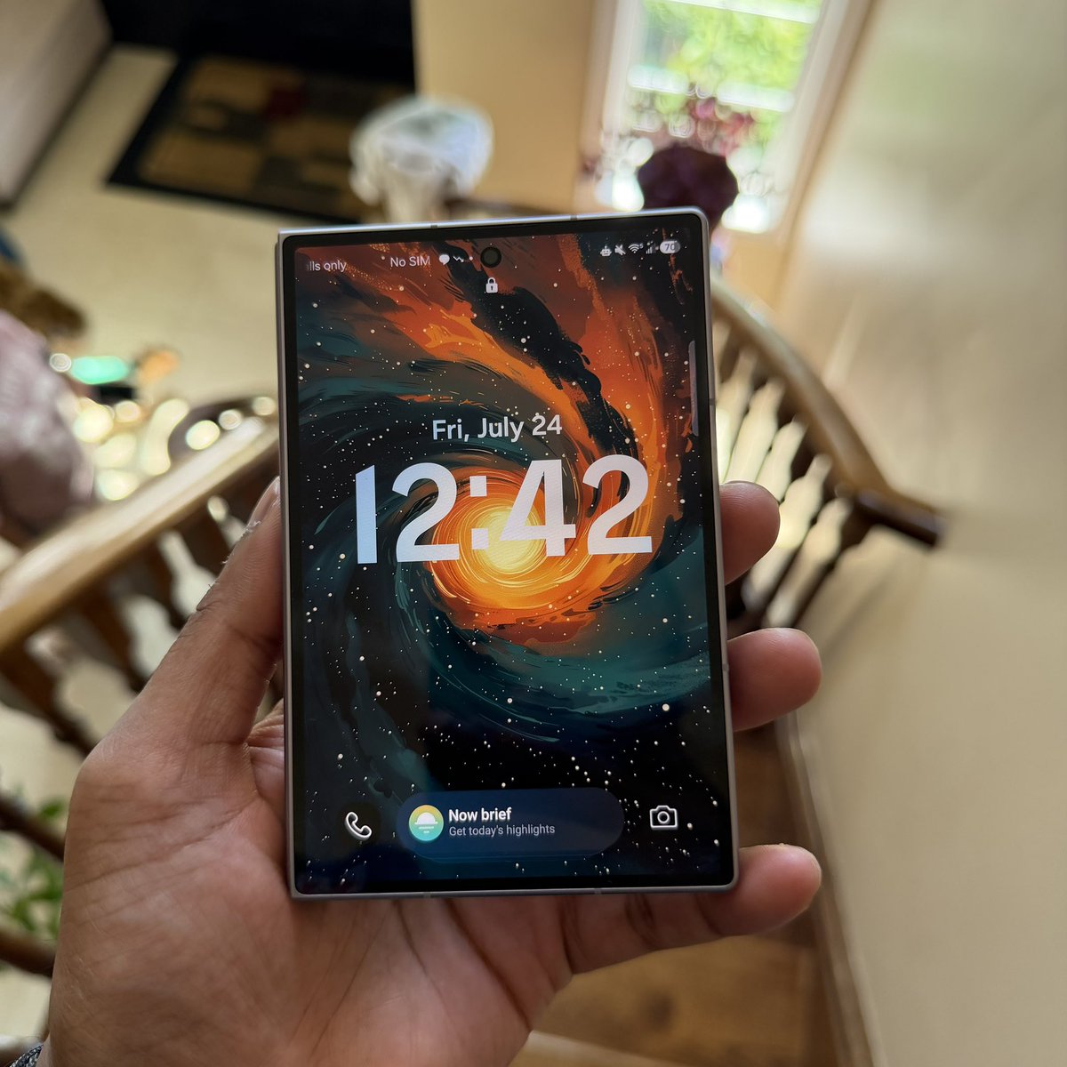 RjeyTech's tweet photo. Ngl, this makes me hype for the Apple Foldable. https://t.co/aNzjqvRDFI