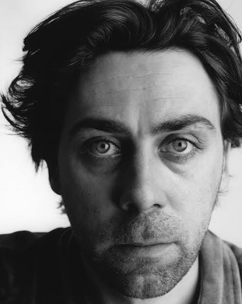 Fiasko1's tweet photo. @Bounce_BackLoan He looks the spit of Sean Hughes there. https://t.co/H6meUDSYY7