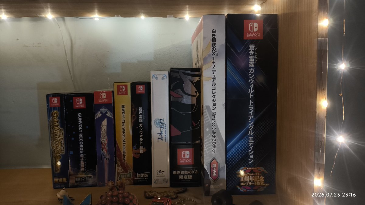 Edo_MB98's tweet photo. Ayer me llegó el 'Luminous Avenger iX 1+2 Dual Collection'!!! El primer juego físico que tengo del Switch 2 y tuve que hacer espacio para colocarlo con las demás colecciones. 😆
Ahora falta ver cómo acomodo los 2 regalos que llegaron en cajitas.
#Laix
#白き鋼鉄のX https://t.co/ZpxjaQFJLQ