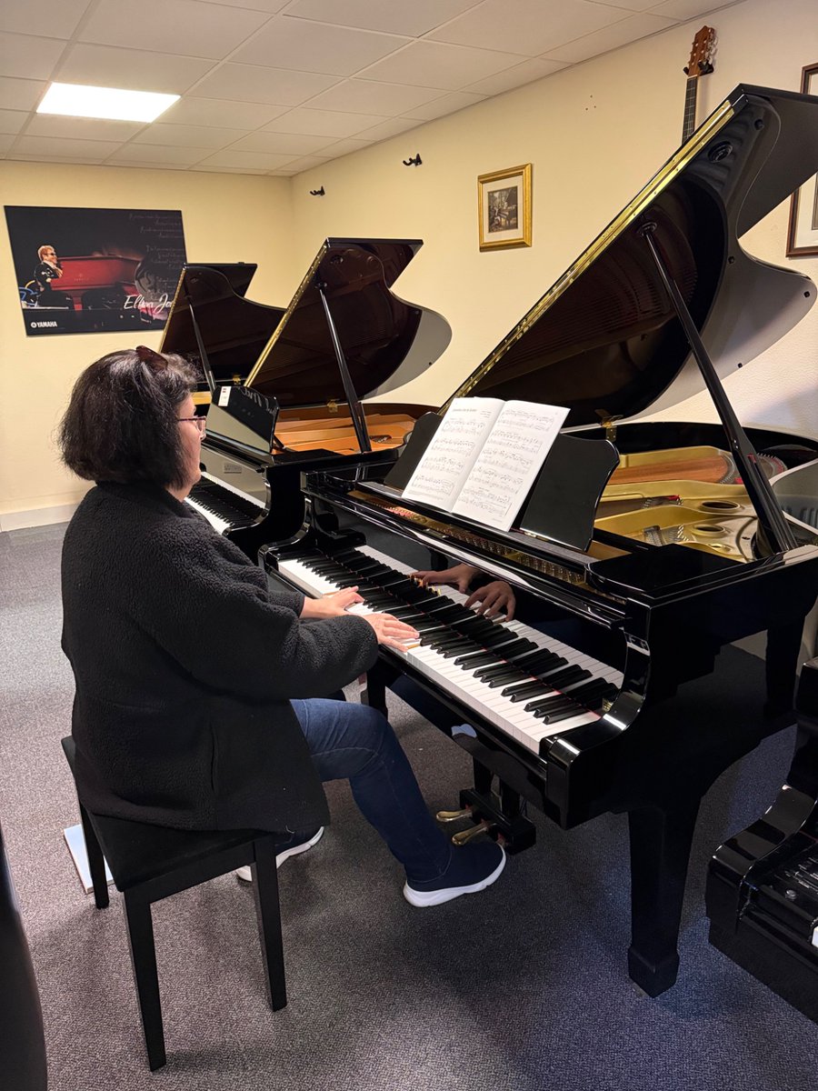 lizboyle42_liz's tweet photo. My new piano acquisition supported by today’s ISA & SIPP divs from #SQZ #LAND & #BYG & sp gains (#HBR & #LLOY & #NWG & #ITH) this week.
Thanks to the fantastic @KevBuschhold for top daily insights on markets & UK div investing ⭐
Next week: div inflows from #TRY #TATE #WINC https://t.co/vfOIIC3ESU