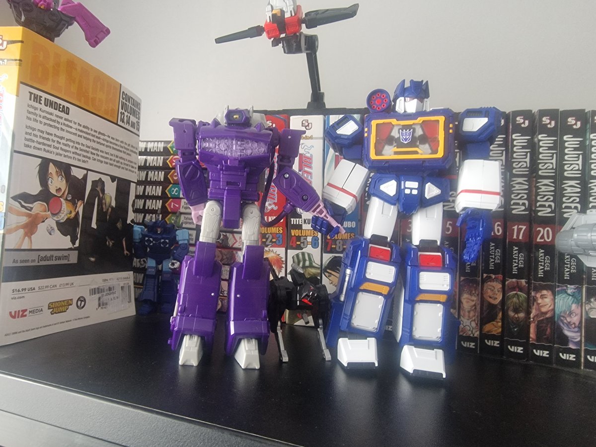 veaiscoolyey's tweet photo. What i have to add to the amazing ship
#transformers #soundwave #shockwave #wavewave #happyfamily https://t.co/XY4TQDkvRN