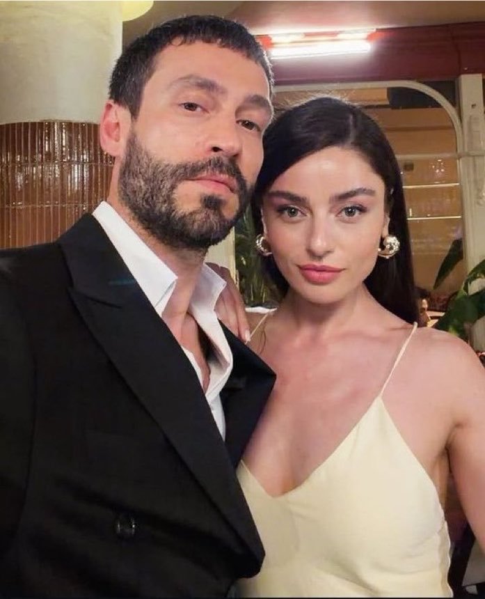 dizievrenii's tweet photo. Ekin Koç &amp; Ayça Ayşin Turan 💫

#MuhtemelAşk #DefKad https://t.co/rbpZ9fpAfg