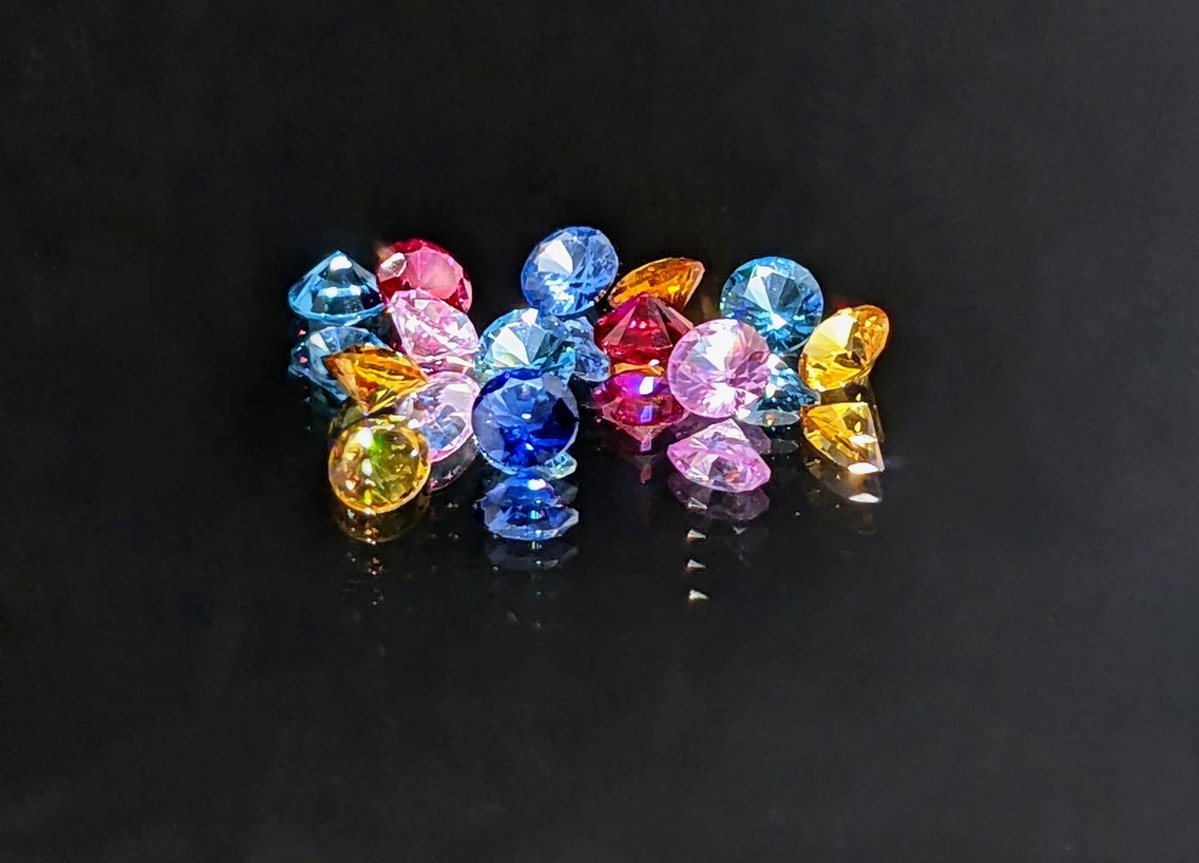 yasyokuoisi's tweet photo. 【 抽選販売用 】

合成サファイア　3個詰め合わせ
ルースケース入
3mm

1個  500円

合成サファイア3個セットです
全13色、3色ランダム　色被りなし
コレクションやアクセサリー制作にどうぞ

70個販売です

応募はこのポストをRP！
応募期間は7/25～7/27の3日間です

お待ちしております！！！ https://t.co/wgUnJMRr8n
