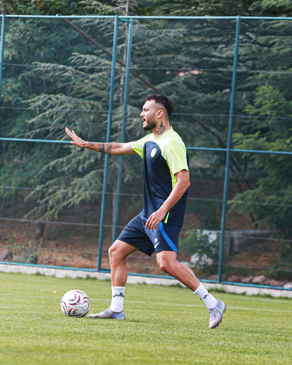 Sanliurfaspor's tweet photo. Takımımız, günü akşam antrenmanıyla tamamladı. ✅ https://t.co/C6qmBQ88xv