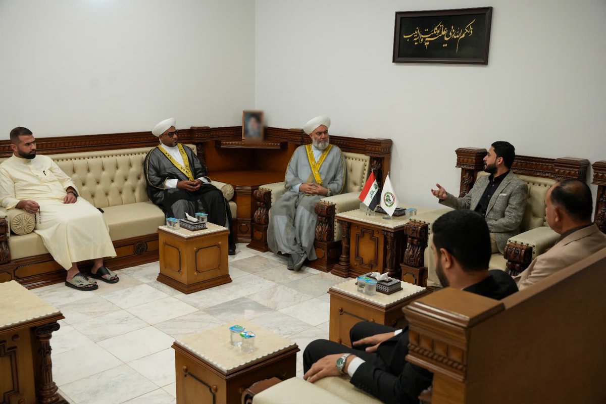 Asai_bb's tweet photo. في إطار تعزيز التواصل الوطني، التقى مسؤول حركة الصادقون في البصرة السيد محمد الموسوي، بالشيخ الدكتور خالد الملا رئيس جماعة علماء العراق، لبحث التطورات السياسية وجهود مكافحة الفساد.

 وأكد الطرفان خلال اللقاء على ضرورة تضافر الجهود وتعزيز اللحمة الوطنية بين كافة مكونات الشعب https://t.co/NZPgBieOnA