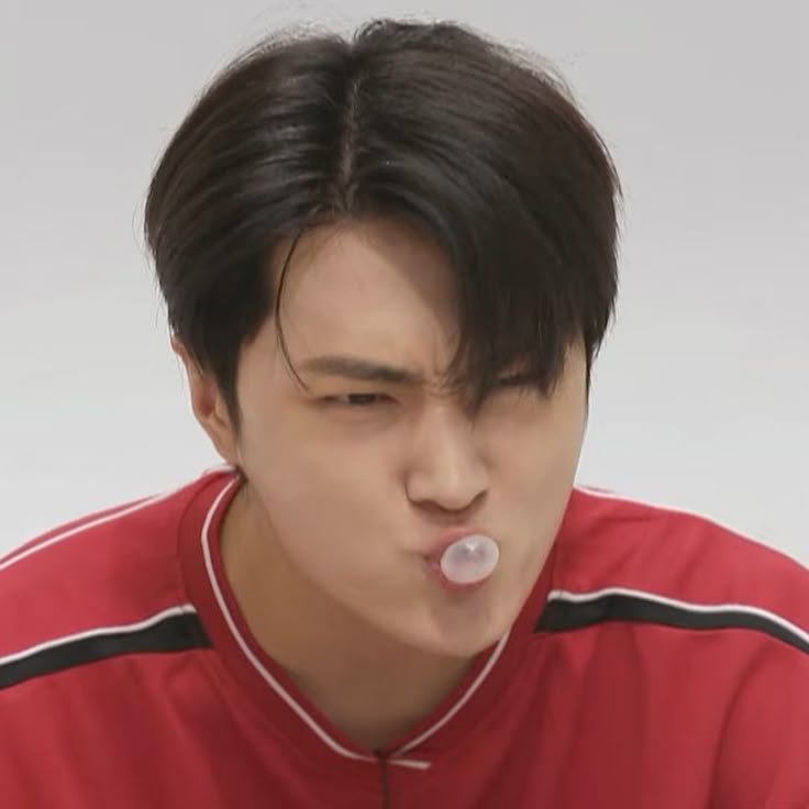 swnjngsz's tweet photo. i like it when jay does this 😤🤏 https://t.co/NfTToIfWNC