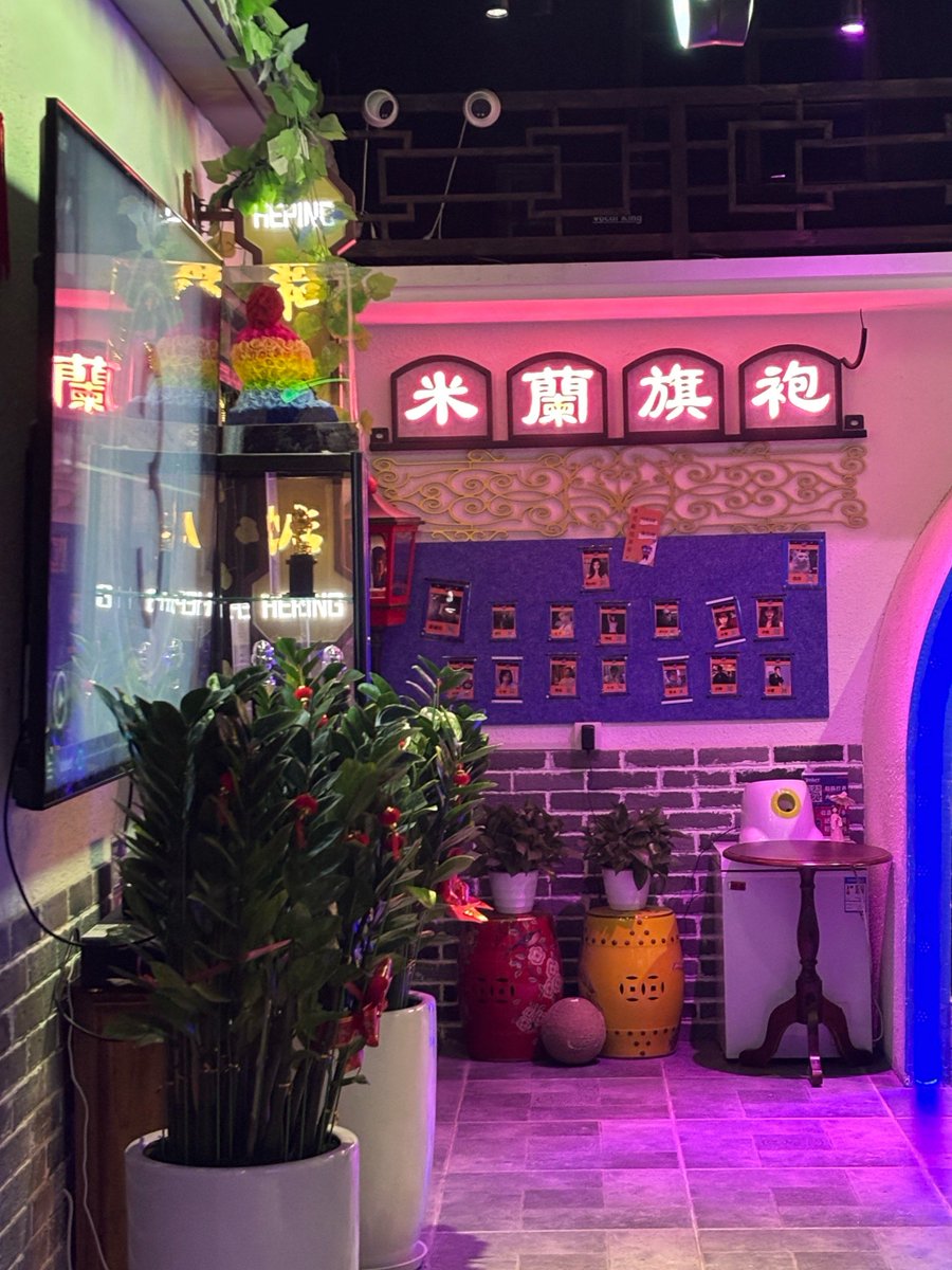 x_sium11's tweet photo. Locked in a 80s retro game room! Solve clues to escape before the timer hits zero. Who’s brave enough to try https://t.co/zlIzD176AW