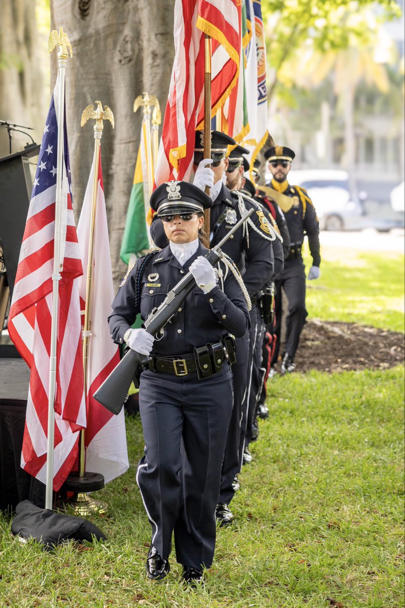MiamiBeachNews's tweet photo. Thank you to the Miami Beach Hispanic Affairs Committee and #MBParks for hosting the eighth annual Simón Bolívar y Las Americas Day in Collins Park. 

Known as El Libertador, Bolívar played a central role in the South American independence movement, helping lead six nations to freedom. 

Every year, the event highlights a country Bolívar helped become independent. This year’s event spotlighted Venezuela. 🇻🇪

We’re proud to honor his legacy and the enduring spirit of the communities he inspired.