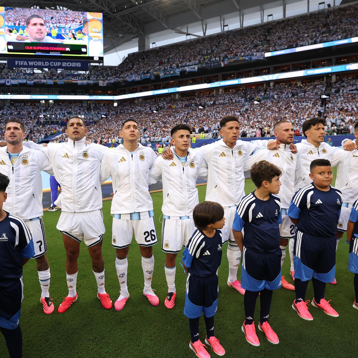 thiagoalmada_16's tweet photo. Gracias a cada argentino que estuvo, que alentó, que nos hizo sentir en casa en cualquier lugar. Y a mi familia, que es mi sostén en cada caída y en cada alegría.

Me llevo recuerdos que van a quedar para siempre en mi corazón. Esto no termina acá… volveremos más fuertes. 🩵 https://t.co/S6xeQJxTZB
