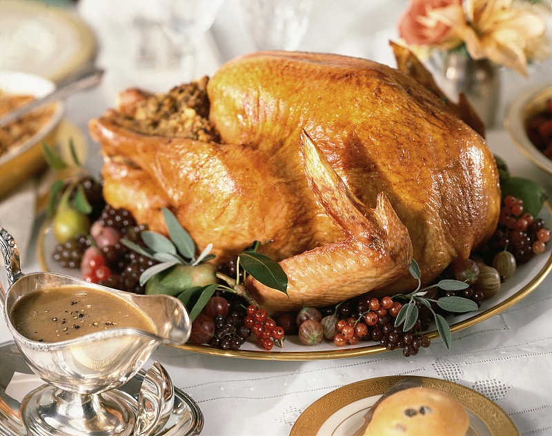fheifjdldmf's tweet photo. [Thanksgiving Feast Alert! Golden roast turkey, creamy mashed potatoes, cranberry compote and pumpkin pie—gather your loved ones, savor every bite of this cozy, traditional holiday spread! ]， https://t.co/B40WxztrLK
