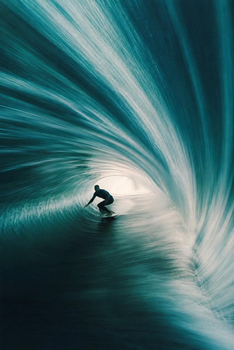 surfreportbr's tweet photo. 🌊 Dentro do tubo, o tempo desacelera. Não existe passado nem futuro, apenas o instante perfeito entre o surfista e a força do oceano. É ali que mora a verdadeira magia do surf. 🤙💙
#Surf #Barrel #TubeRide #Surfing #SurfLife #WaveOfTheDay #Ocean #Aloha #PerfectWave #SurfReport https://t.co/TPeRlhgIwj