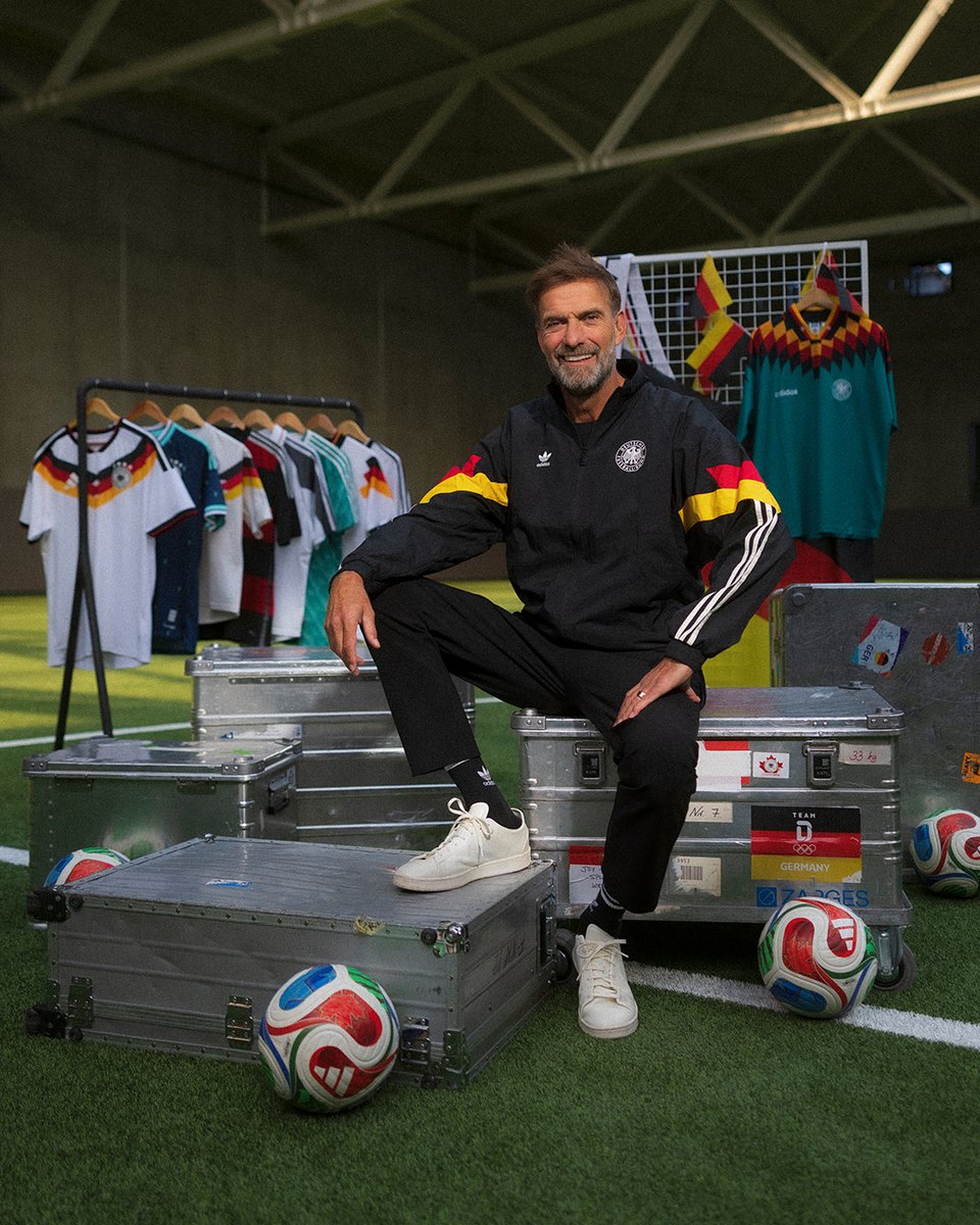 ESPNDeportes's tweet photo. Jürgen Klopp fue presentando como el nuevo Director Técnico de Alemania. Estará al frente de Die Mannschaft hasta el 2030.🤩🇩🇪⚽️

🖼️:@dfb_team https://t.co/OowRRYoDN1