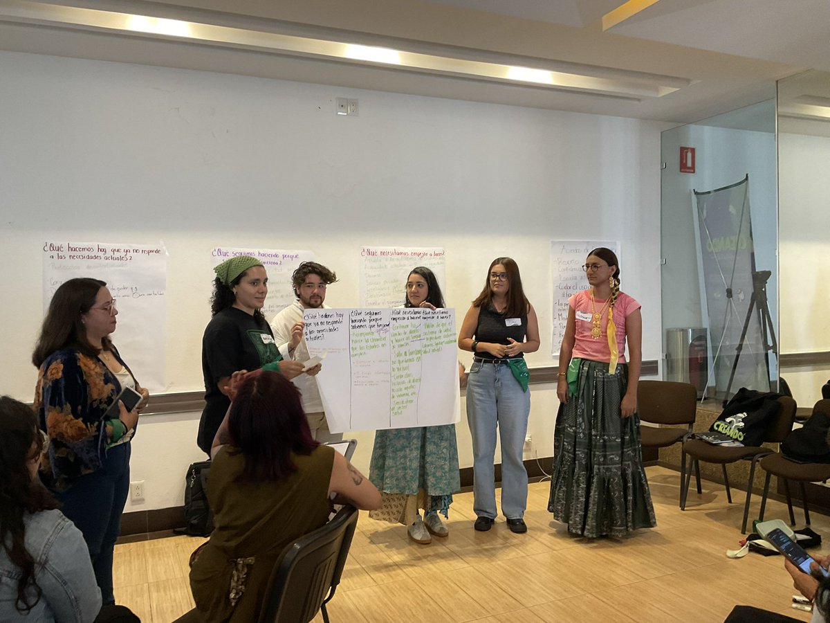 mareaverdeori's tweet photo. Nutriéndonos y aprendiendo 💚
Día 2
#CreandoOlas 
Con las queridísimas @AbortistasMx https://t.co/8zBXGAnSaE