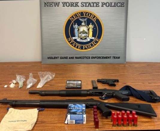 NewYorkFBI's tweet photo. As part of Operation Summer Heat 2.0, an FBI initiative to crush violent crime, FBI New York's Hudson Valley Safe Streets Task Force assisted the Town of Poughkeepsie Police Department and @nyspolice in arresting a violent convicted felon and seizing narcotics, weapons, and ammunition following a months-long narcotics investigation. 

Read more at: https://t.co/5RmX9FwED2