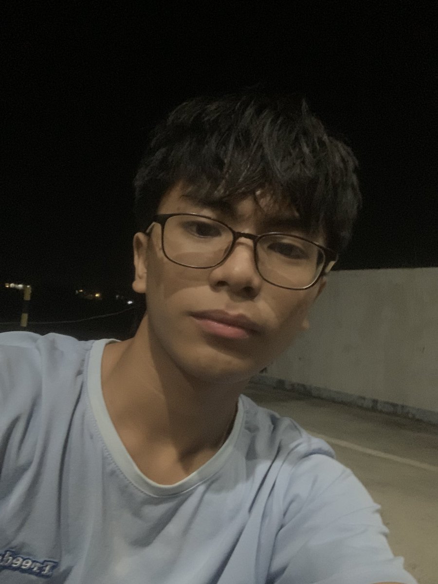 Dj2kutee's tweet photo. messy hair day https://t.co/6cmoqH1b1h