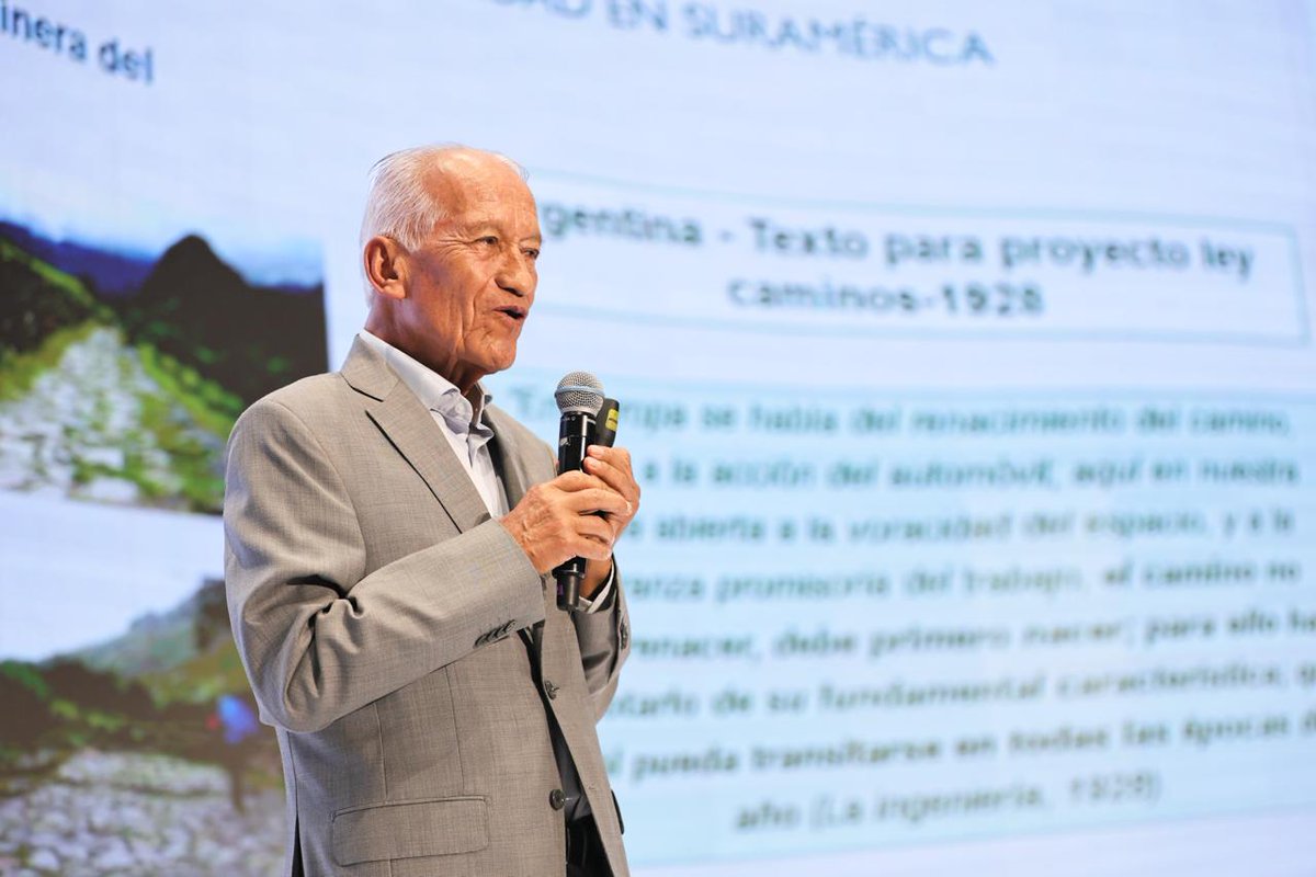 FNDCol's tweet photo. Durante el #ForoRegionalInfraestructura, Otoniel Fernández, consultor internacional y asesor de proyectos en varios países de América Latina, expresó que "actualmente 10 países de América Latina presentan  insuficiencia en infraestructura, Colombia hace parte de ese grupo. Debido a esto, un bloqueo o un derrumbe pueden aislar regiones enteras y limitar su competitividad, lo que reafirma la necesidad de recuperar la red vial terciaria del país, pero debe hacerse bien desde el principio para garantizar obras de calidad y entregadas a tiempo."