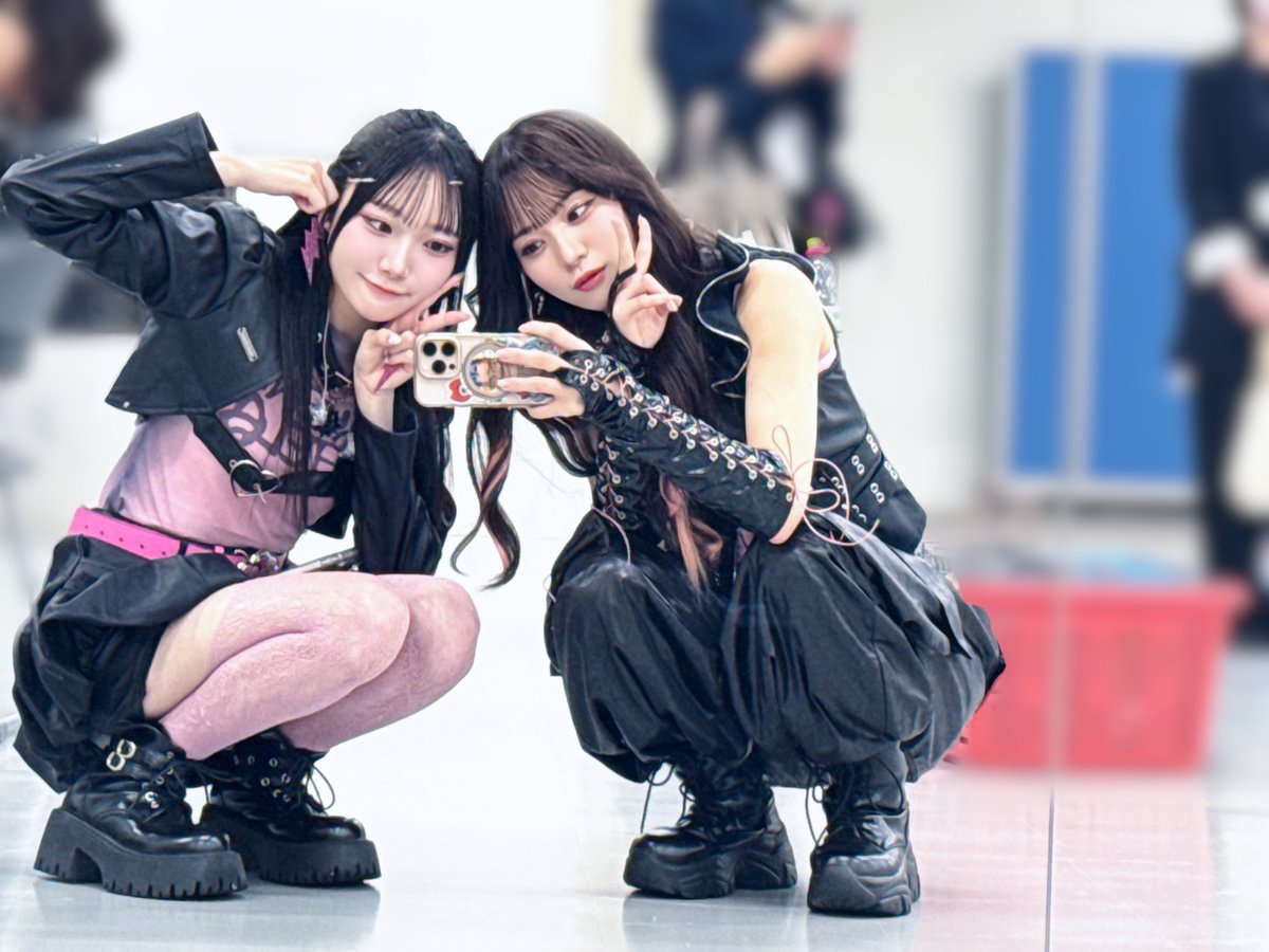 tomita_nanaka's tweet photo. #バズリズム02 観てくださった皆さん！ありがとうございました〜！！！

みんな、" 恋しちゃった…？" かな？

今夜はMV衣装でお届け出来て
嬉しかったです＾＾わーい！

#ここでファーストキッス は #ヤン転 主題歌ということで、来週のドラマもお楽しみに🫶（↓みると撮ったのだ🐹🐟） https://t.co/9R0aDDAN9b