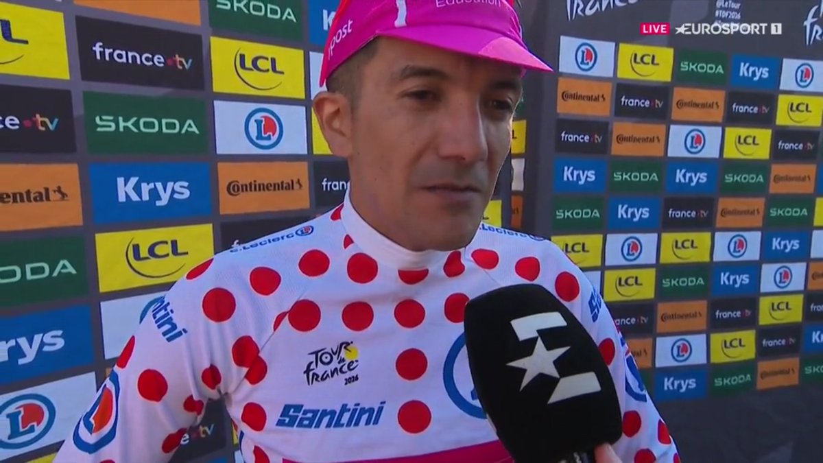 LeGruppetto's tweet photo. Richard Carapaz à Eurosport : "Lenny (Martinez) m'a coupé la route dans le dernier virage, c'était un peu impoli. Pour moi, ça ne changeait rien d'être 2e ou 3e. Il y a des règles qui ne sont pas respectées, c'est pour ça que j'étais en colère contre lui : au début, il ne coopérait pas, et ensuite, il vient te couper la route dans le virage." #TDF2026